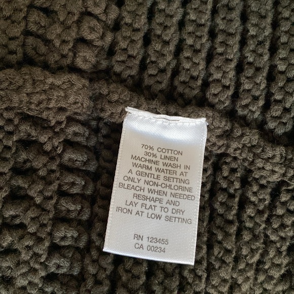 Lord & Taylor 424 Fifth Knit Vest - Picture 7 of 7